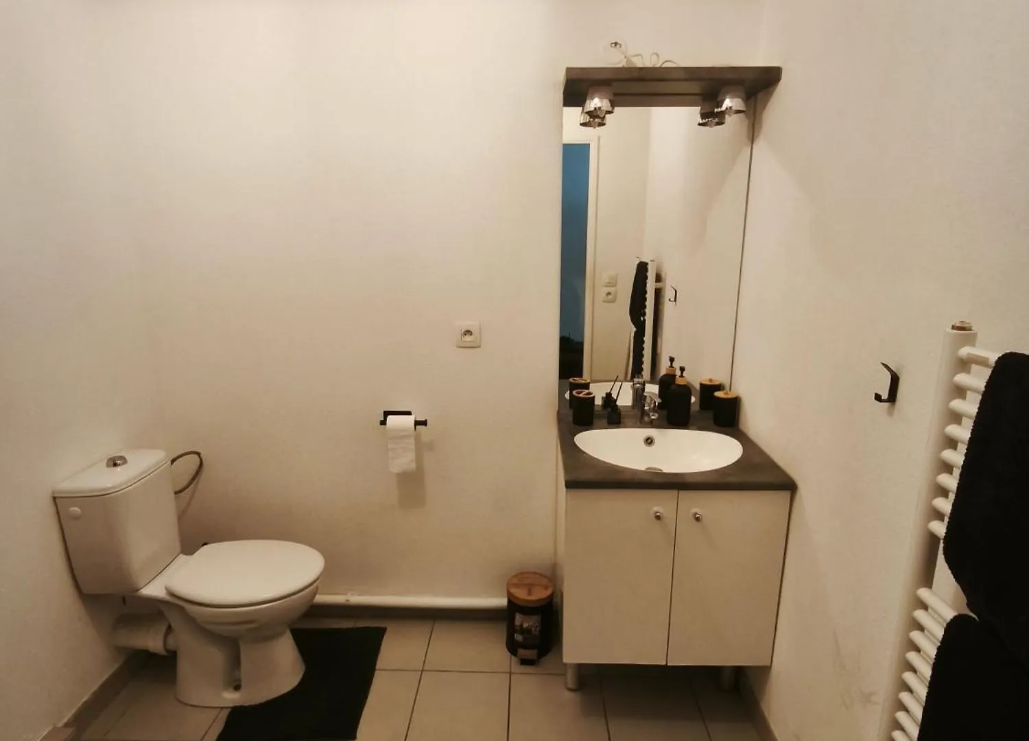 Cozy Apartment In City Center Marseille